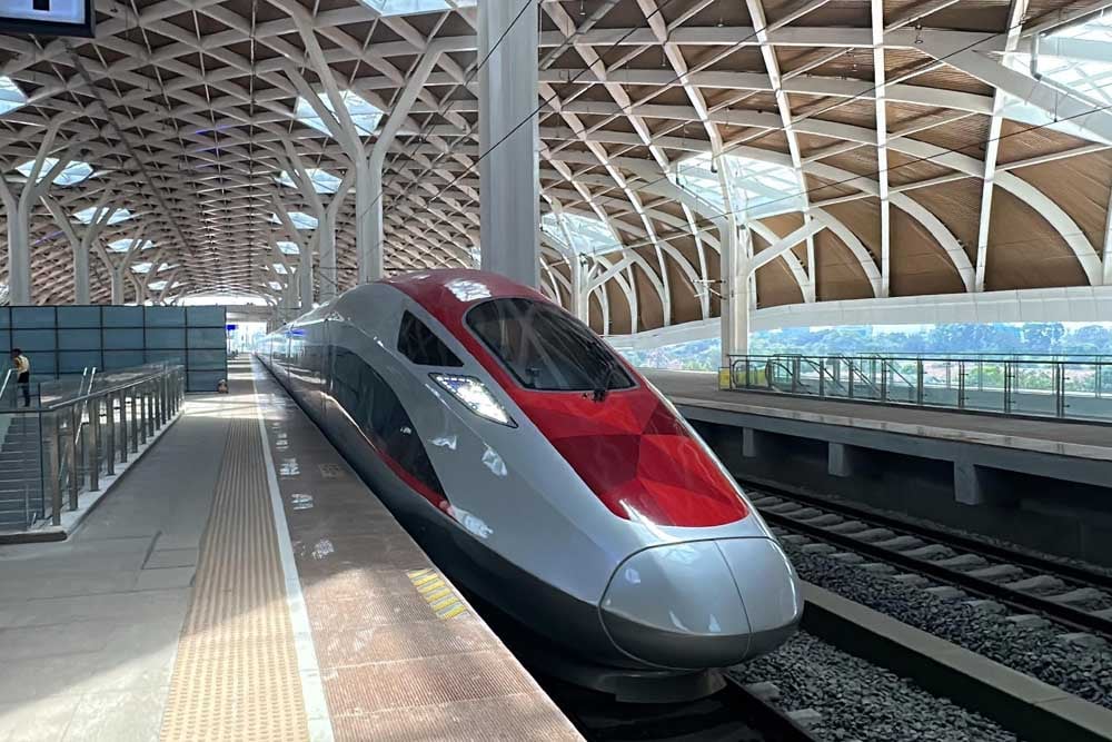 Adu Skema Utang Kereta Cepat dan MRT, Pilih China atau Jepang?