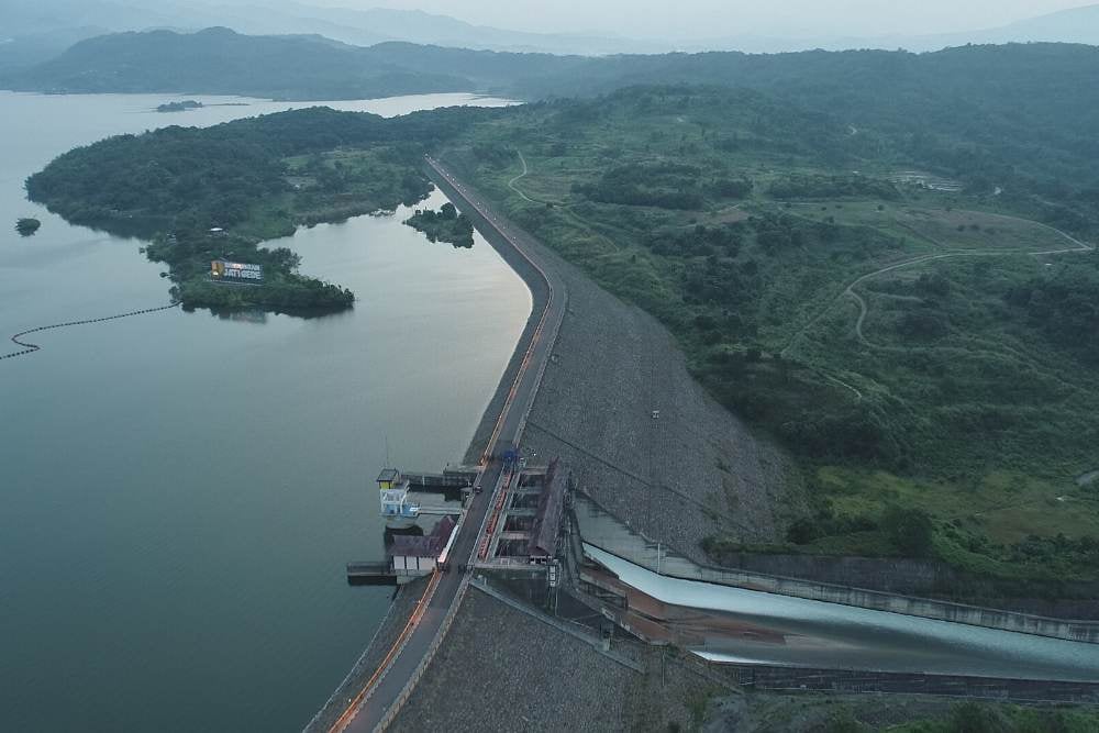 PLTS Bendungan Jatigede Bentuk Komitmen Transisi Energi Hijau