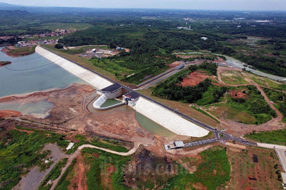 RI Punya 229 Bendungan, PUPR: Peluang Investasi PLTS Terbuka Lebar