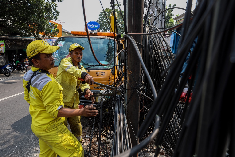 Setahun Kasus Sultan, Kabel Internet Menjuntai Masih Ramai di Jakarta