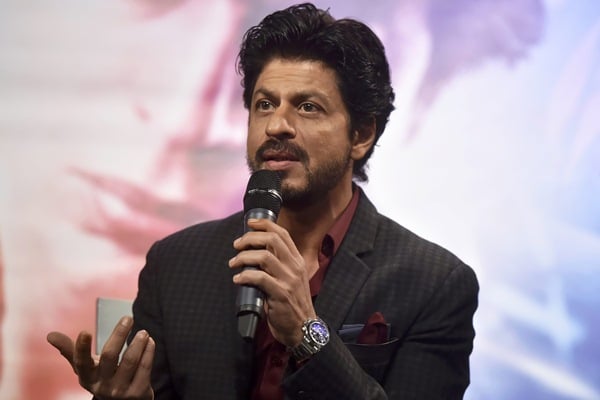 Shah Rukh Khan Terkena Heat Stroke karena Cuaca Panas Ekstrem di India