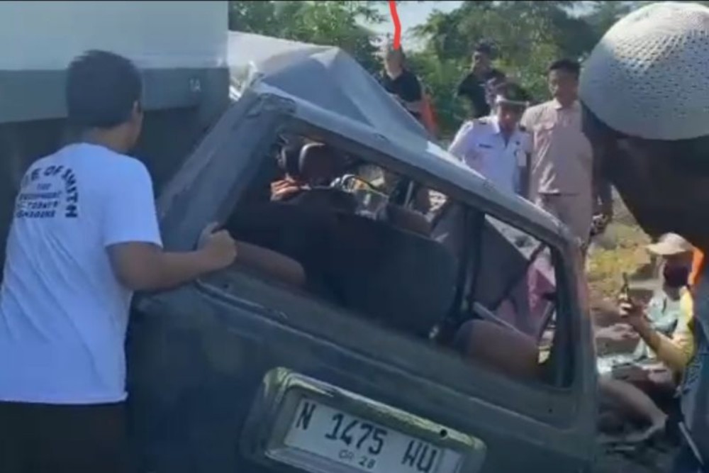 Tabrakan KA Pandalungan Vs Mobil di Pasuruan, Perjalanan Kereta Terganggu