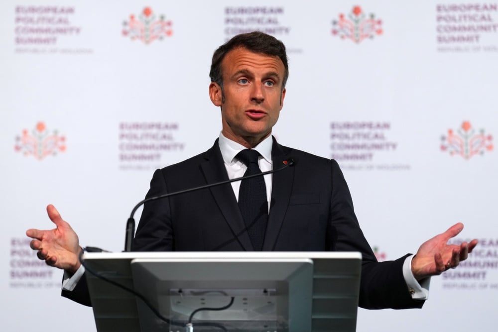 Euro Merosot usai Macron Serukan Percepat Pemilu Nasional