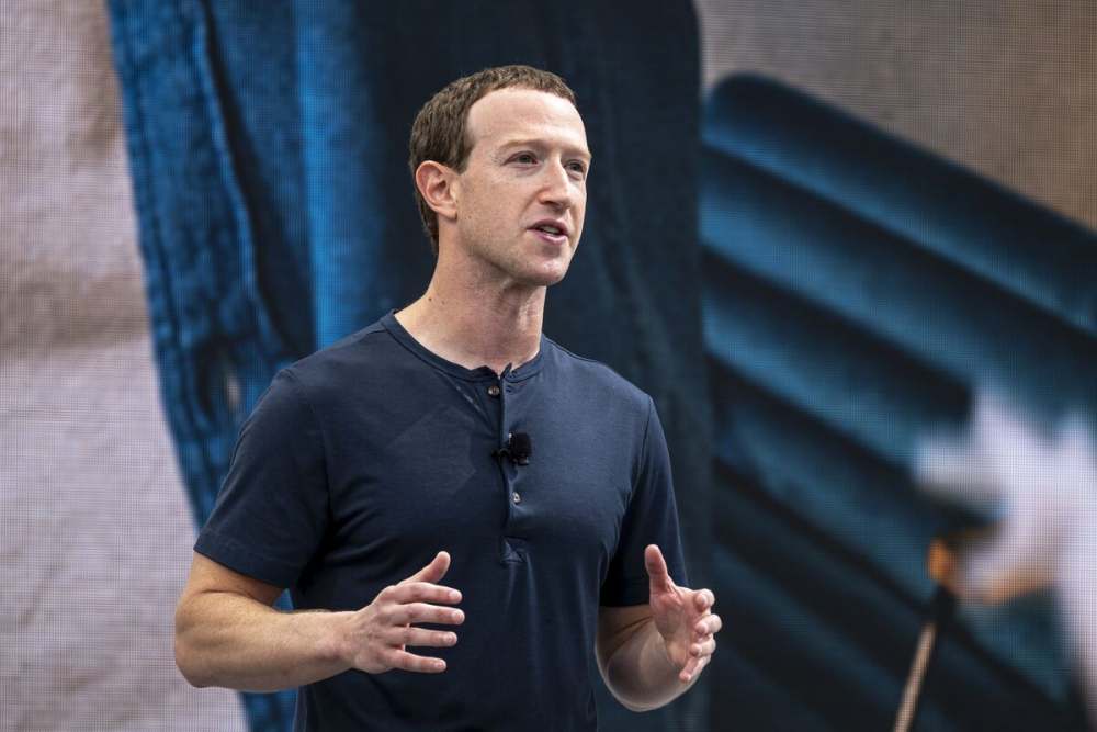 Gaya Fashion Mark Zuckerberg Berubah Makin Modis, Terbaru Pakai Kaos Balmain Rp19 Juta