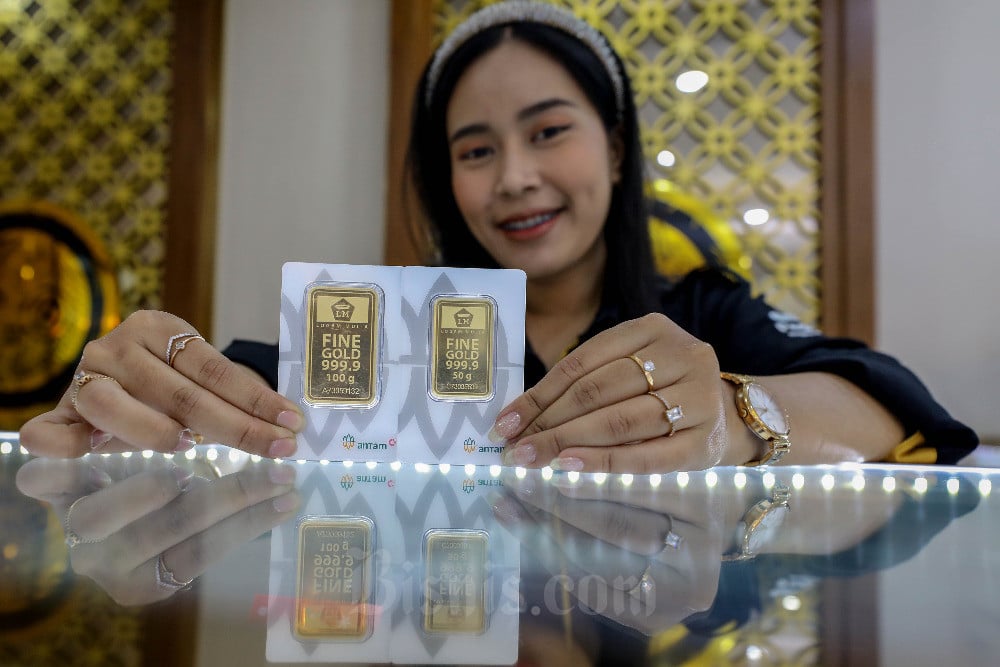 Harga Emas Antam Hari Ini Makin Berkilau, Tembus Rp1.366.000 per Gram