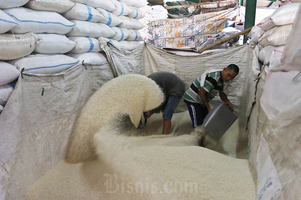 Harga Pangan Hari Ini 31 Mei: Beras Medium & Bawang Merah Turun Tipis