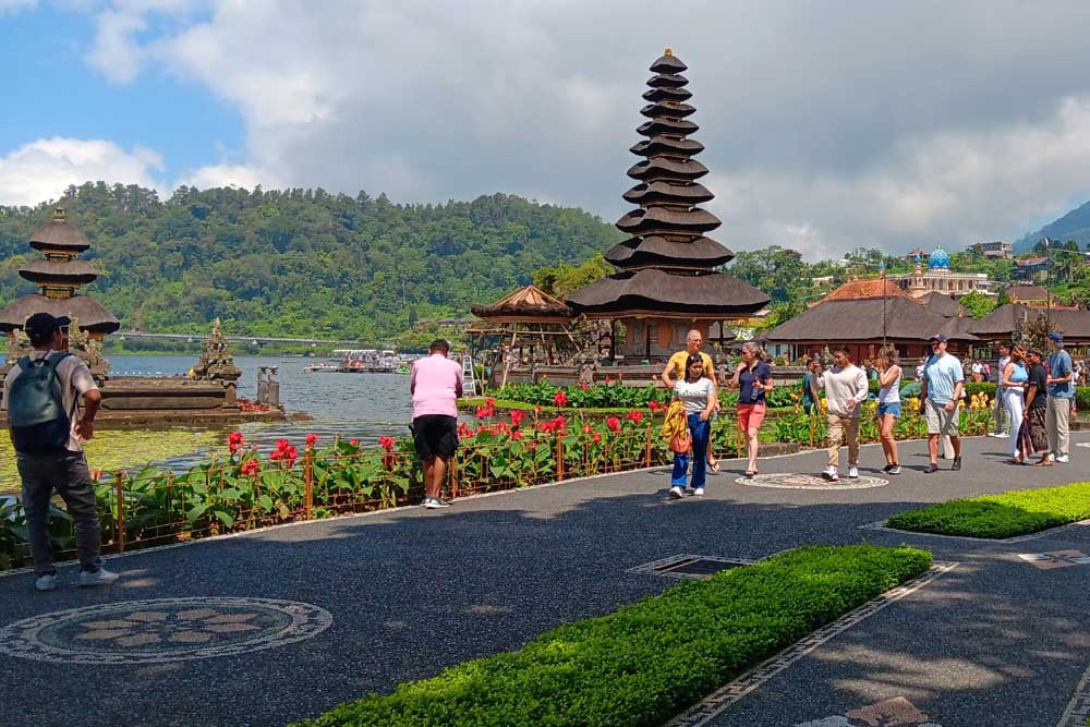 Menilik Tuah Dewi Air di Danau Beratan, Sumber Kehidupan Bali Selatan