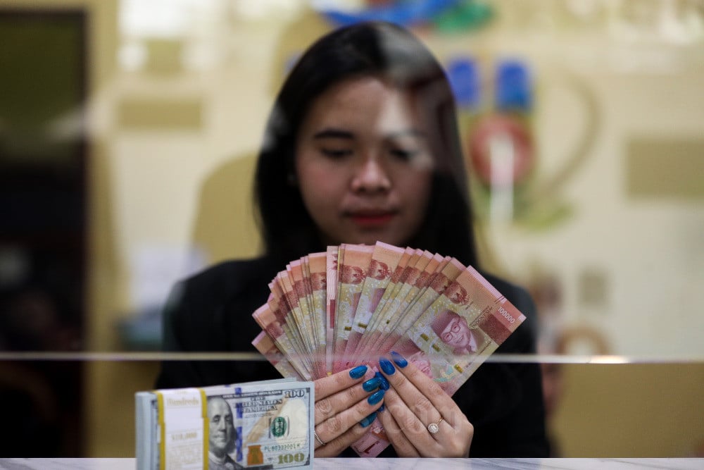 Rupiah Ditutup Menguat Tembus Level Rp16.394, Dolar AS Loyo