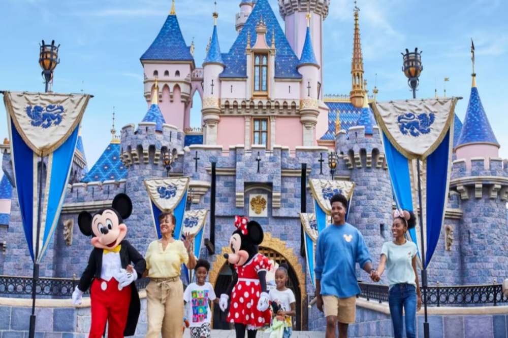 7 Rahasia Disneyland yang Mungkin Tidak Anda Ketahui