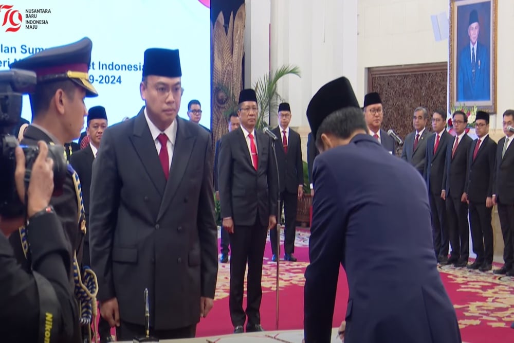 Dilantik Jokowi, Ini Tugas Penting Angga Raka Prabowo sebagai Wamenkominfo