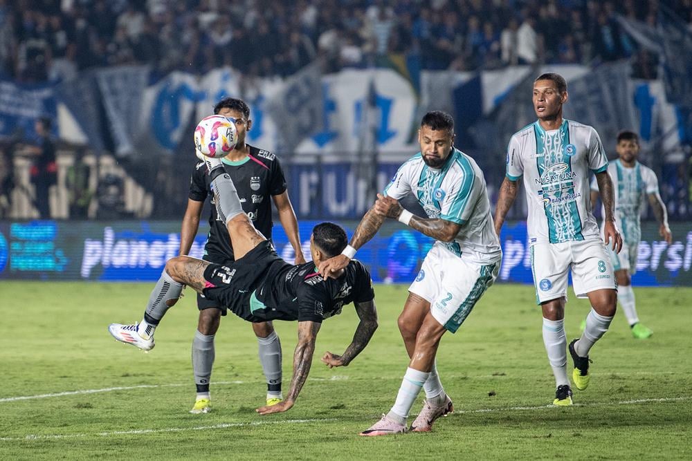 PSBS Biak vs PSM Makassar: Tim Badai Pasifik Pertajam Latihan Fisik dan Mental