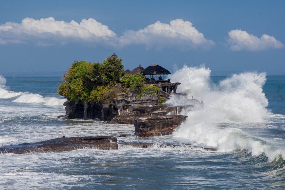 Kapal Pesiar Prancis Hingga Kanada akan Singgah di BMTH Benoa Bali