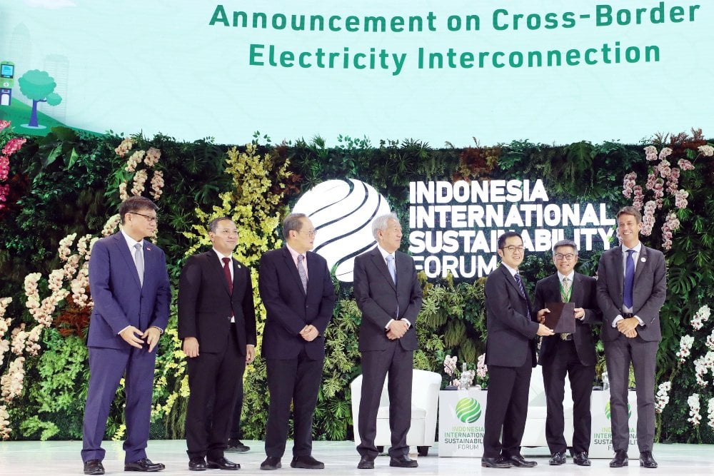 TotalEnergies & RGE Dapat Restu Ekspor Listrik 1 GW dari Indonesia ke Singapura