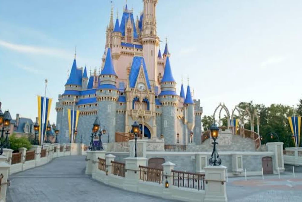 Badai Milton Menghantam AS, Disney World Florida Ditutup