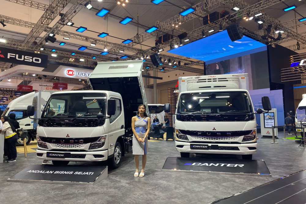 Fuso Kalahkan Hino Jadi Truk Terlaris September 2024