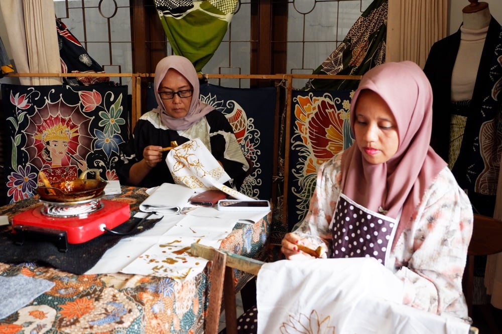 Motif Kain Batik Kirei Kolaborasi Kao Indonesia dan Rumah Batik Palbatu