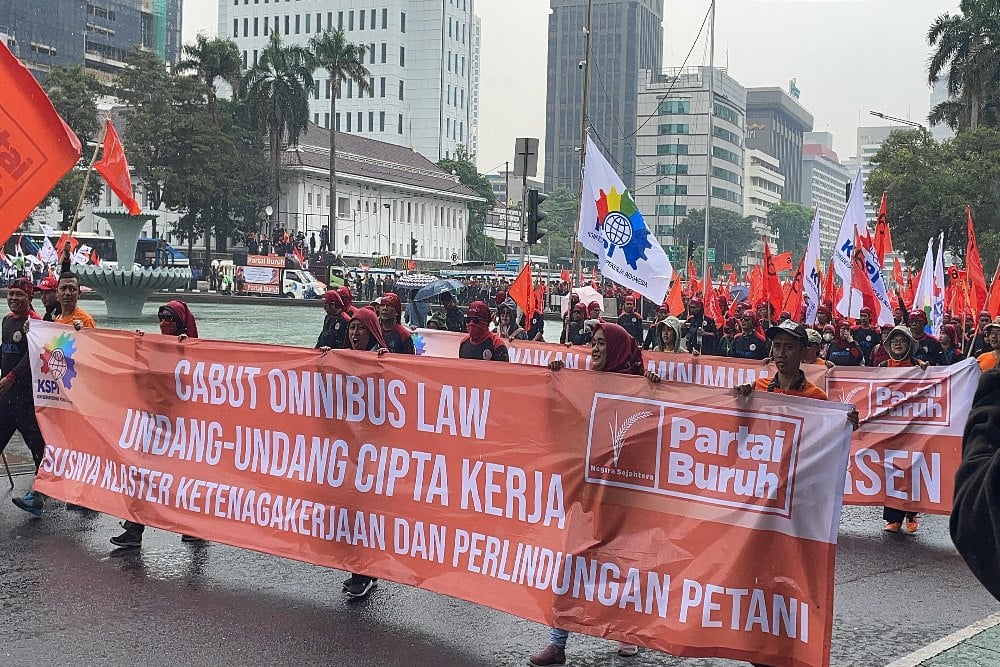 Tuntutan Demo Buruh Kamis (24/10): Kenaikan UMP 10% hingga Cabut Cipta Kerja