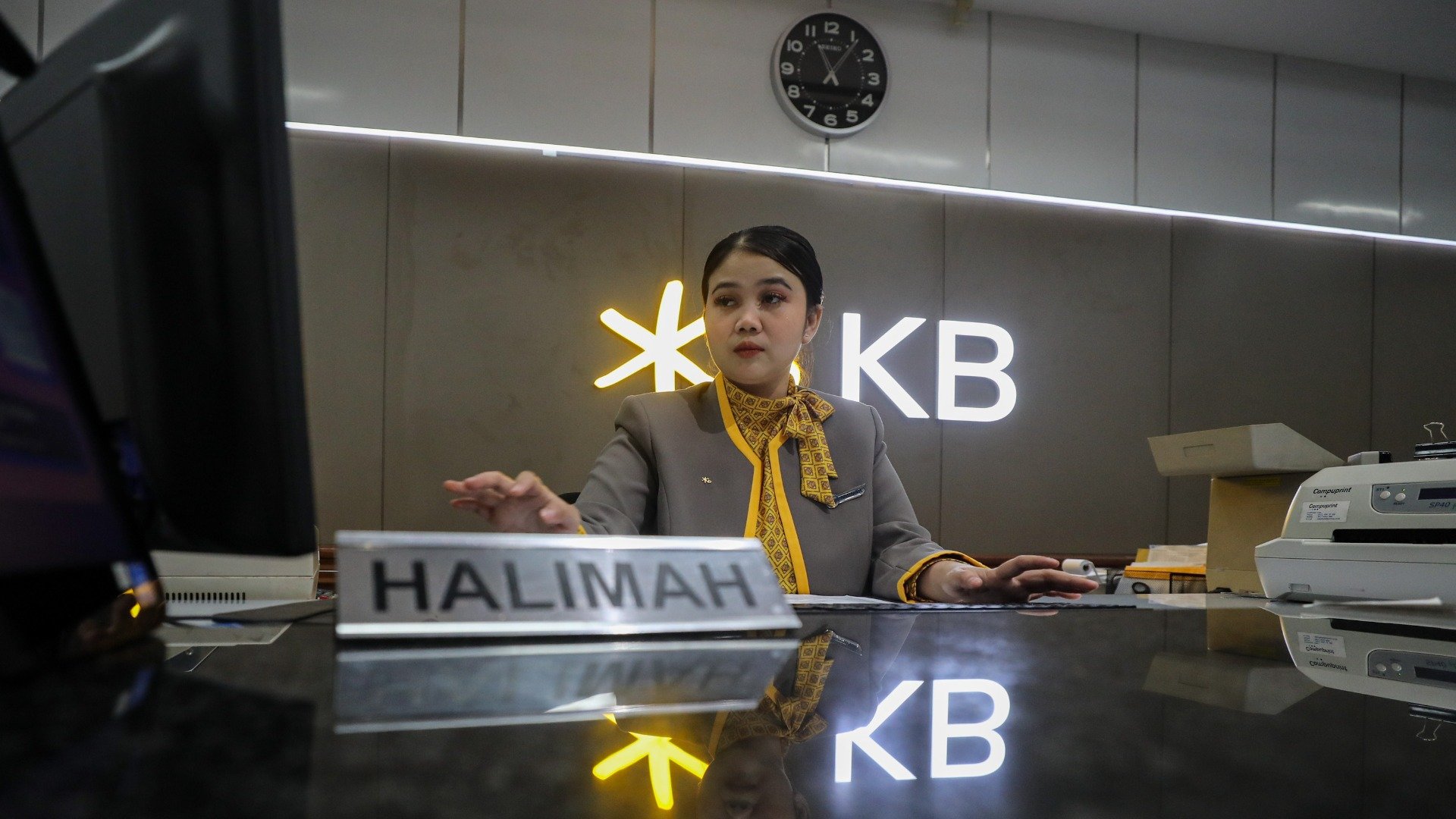 Yang Positif dan Negatif  dari Kinerja KB Bank (BBKP) Semester I/2024