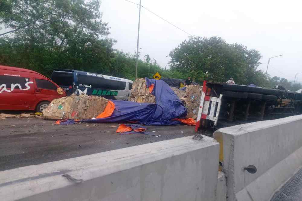 Terungkap Kronologi Kecelakaan Beruntun di KM 92 Tol Cipularang